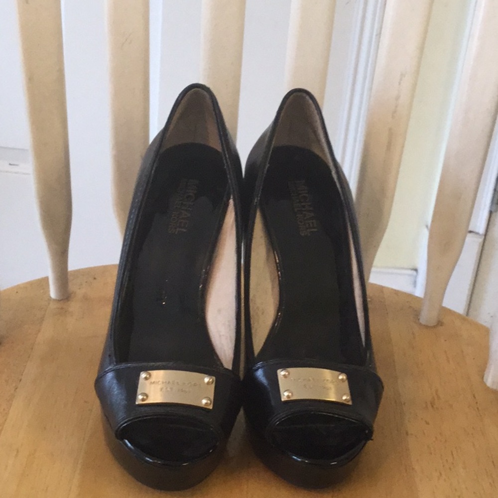 Michael Kors Shoes - Picture 1 of 6